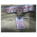 (CS) 5 Pair of Assorted Jeans - Wra...