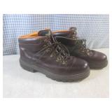 (CS) Pair of Sebago Boots Size 9M...