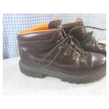 (CS) Pair of Sebago Boots Size 9M...