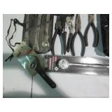 Measuring tape, lighted Utility kni...