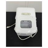 Igloo Model IGLICEB26HNWH Compact Ice Maker