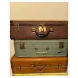 Set of 3 Vintage Suitcases Assorted Colors and Sizes