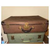 Set of 3 Vintage Suitcases Assorted Colors and Sizes