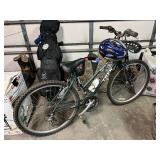 Trek 800 Sport Mountain Track Bicycle with Helmet