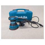 Makita BO5030 Random Orbit Sander with Accessories