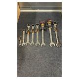 Set of 8 Ratcheting Combination Wrenches - GearWrench & Hart, 5/16 in to 1-1/8 in