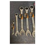 Set of 8 Ratcheting Combination Wrenches - GearWrench & Hart, 5/16 in to 1-1/8 in