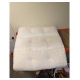 KIRKLAND SIGNATURE EXTRA LARGE SQUARE PET BED