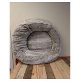 NEW RENUE SMALL CIRCULAR PET BED (CREAM)