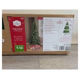 NEW HOLIDAY TIME 6 FT NON-LIT WESLEY PINE CHRISTMAS TREE