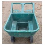 Plastic Garden Cart  250 lb weight capacity