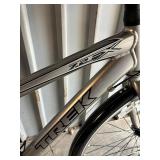 Trek 7.2 Hybrid Bicycle - Size Small 15"