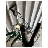 Trek 720 Hybrid Bicycle - Size Medium