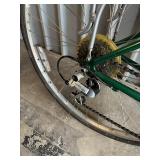 Trek 720 Hybrid Bicycle - Size Medium