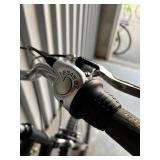 Trek Navigator 400 Hybrid Bicycle - Size Large