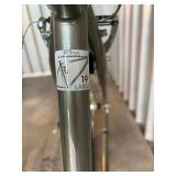 Raleigh Detour Hybrid Bicycle - Size Large