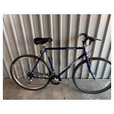 Trek 720 Hybrid Bicycle - Size Large