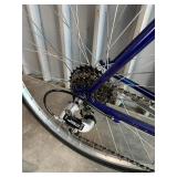 Trek 720 Hybrid Bicycle - Size Large