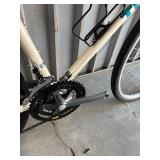 Trek 700 hybrid Bicycle - Size Medium