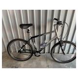 Trek Navigator 400 Hybrid Bicycle - Size Large