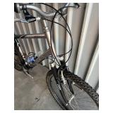 Trek Navigator 400 Hybrid Bicycle - Size Large