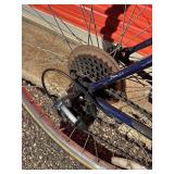 Trek 720 Multitrack Hybrid Bike - Size Medium