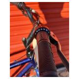 Trek 700 Hybrid Bicycle - Size Medium