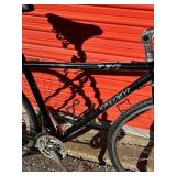 Trek 730 Hybrid Bicycle - Size Large