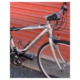 Trek 7100 Hybrid Bicycle - Size Medium