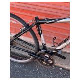 Trek 7100 Hybrid Bicycle - Size Medium