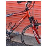 Trek 7300 Hybrid Bicycle - Size Medium