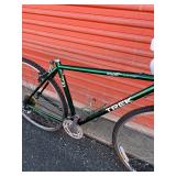 Trek 730 Hybrid Bicycle - Size Medium