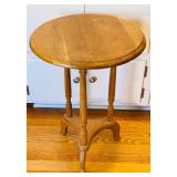 LR - Wooden Pedestal Accent Side Table