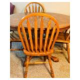 LL - Solid Wood Dining Table with 4 Matching Windsor Chairs