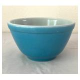 Set of 5 Vintage Pyrex Mixing Bowls in Multicolor