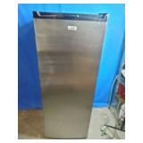 Commercial Cool 6.0 Cu. Ft. Upright Freezer