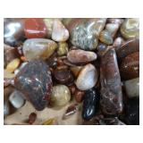 FLAT OF AGATES / POLISHED ROCKS