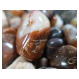 FLAT OF AGATES / POLISHED ROCKS