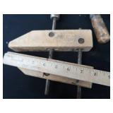 5 SMALLER VINTAGE WOOD HAND SCREW CLAMPS.