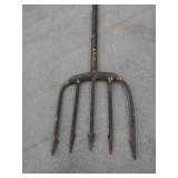 VINTAGE FISHING SPEAR