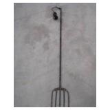 VINTAGE FISHING SPEAR