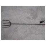 VINTAGE FISHING SPEAR