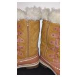 Ladies Size 8 1/2 Winter Boots by Global Win