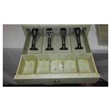 Royal Cash Register, Powers on.