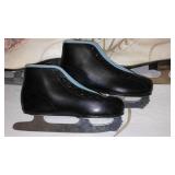 Vintage Youth Ice Skates (3)  Super Cute.