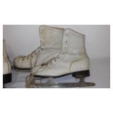 Vintage Youth Ice Skates (3)  Super Cute.