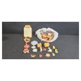 Collection of Assorted Vintage Refrigerator Magnets and Kitchen Decor