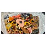 Collection of Assorted Vintage Refrigerator Magnets and Kitchen Decor