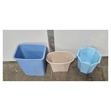 Set of 6 Assorted Plastic Wastebaskets Trash Cans