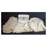 Belkin Laptop Cooling Lounge Model F5L028 with 3 Assorted Throw Blankets